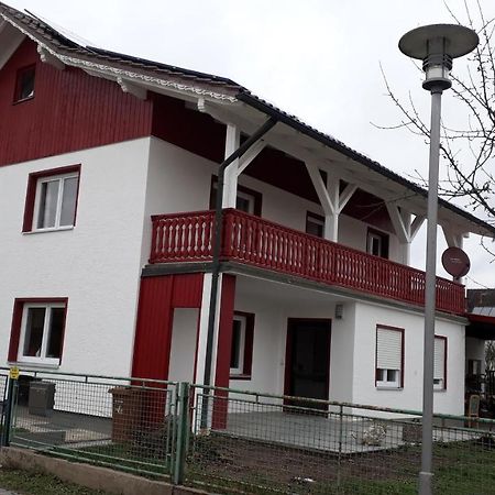 Gaestehaus Grenzenlos Aholfing Exterior foto