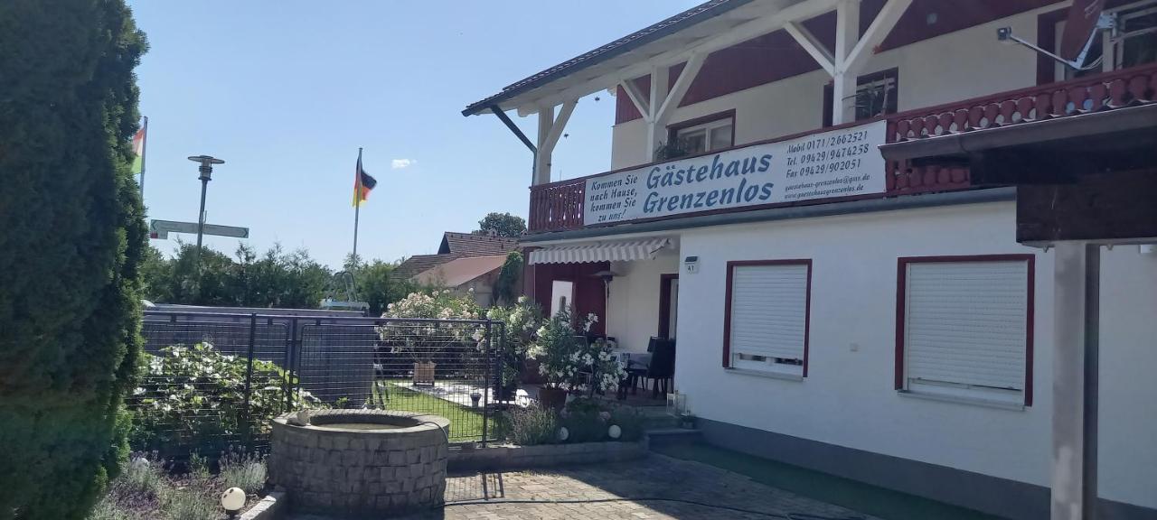 Gaestehaus Grenzenlos Aholfing Exterior foto