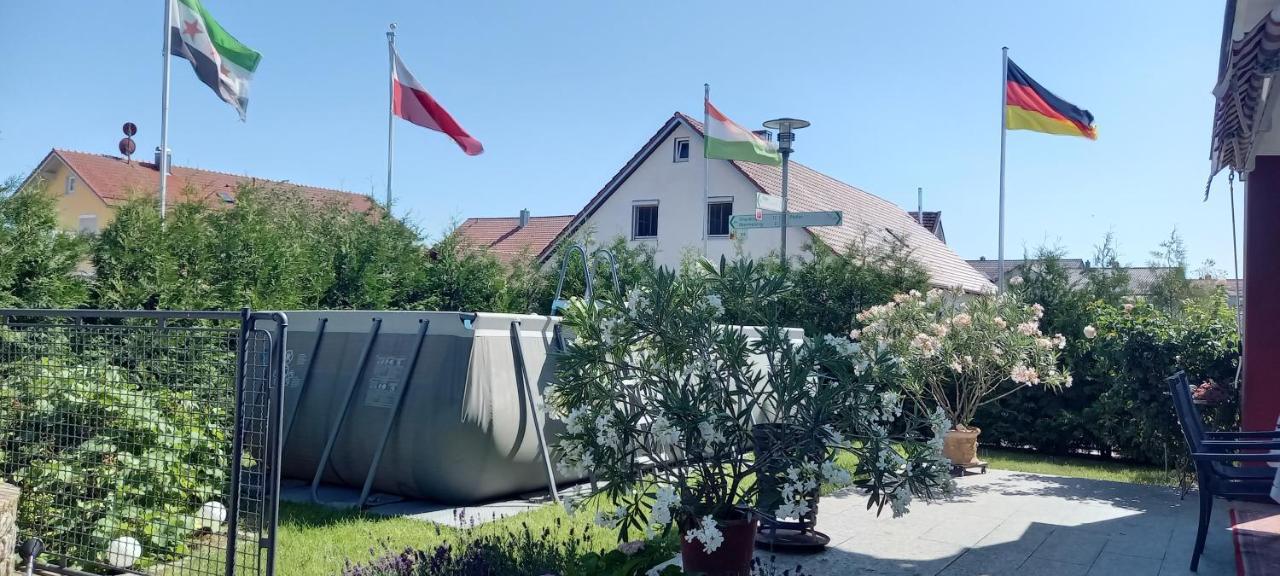 Gaestehaus Grenzenlos Aholfing Exterior foto